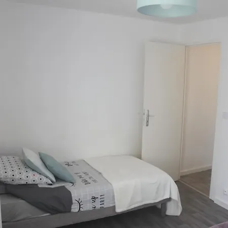 Holiday home La Maison Des Pres Paris *