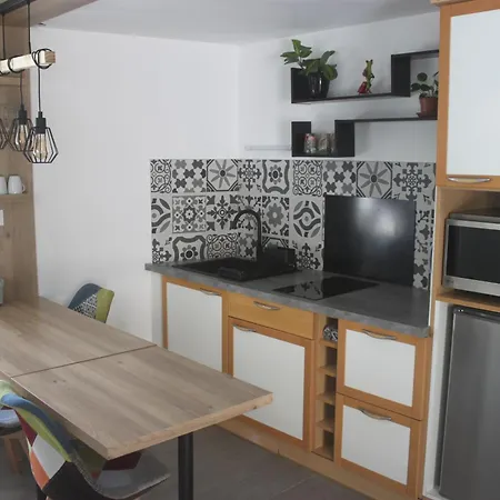 Holiday home La Maison Des Pres Paris *